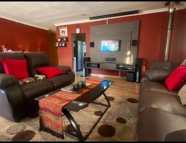 4 BEDROOM HOUSE FOR SALE IN LILYVALE